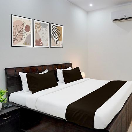 Super Townhouse Sector 53 Golf Course Road Apartman Gurgáon Kültér fotó