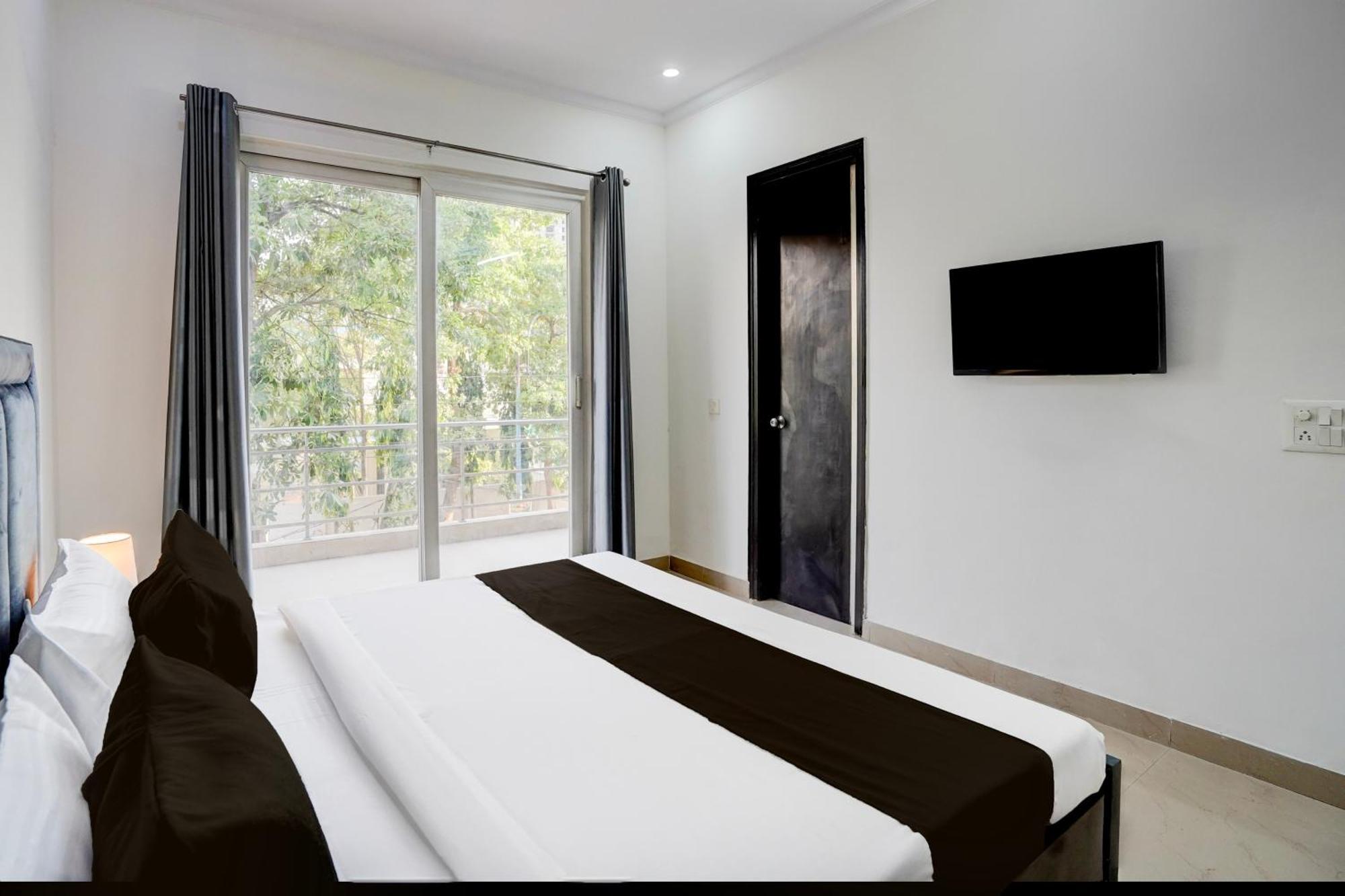Super Townhouse Sector 53 Golf Course Road Apartman Gurgáon Kültér fotó