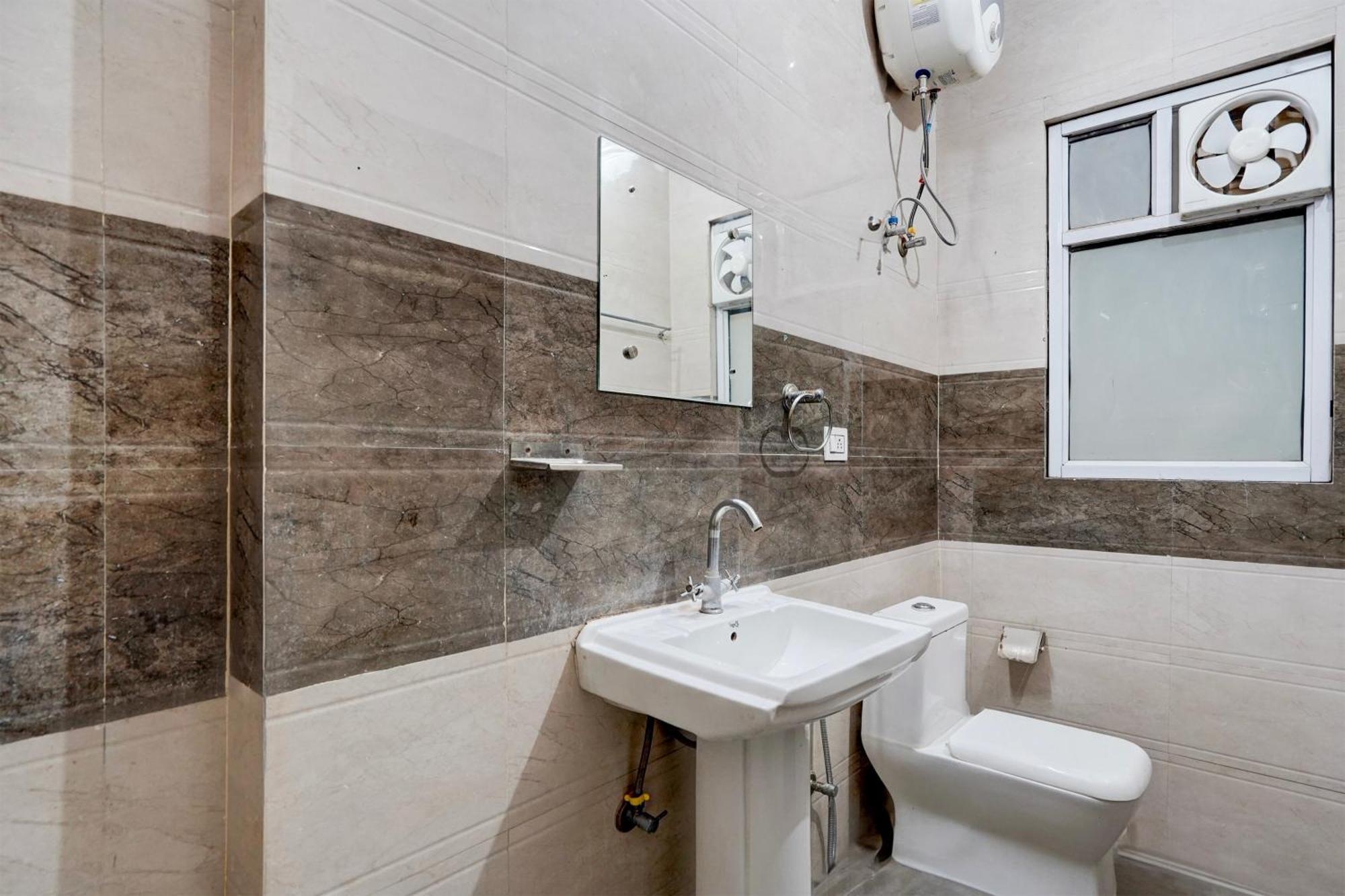 Super Townhouse Sector 53 Golf Course Road Apartman Gurgáon Kültér fotó