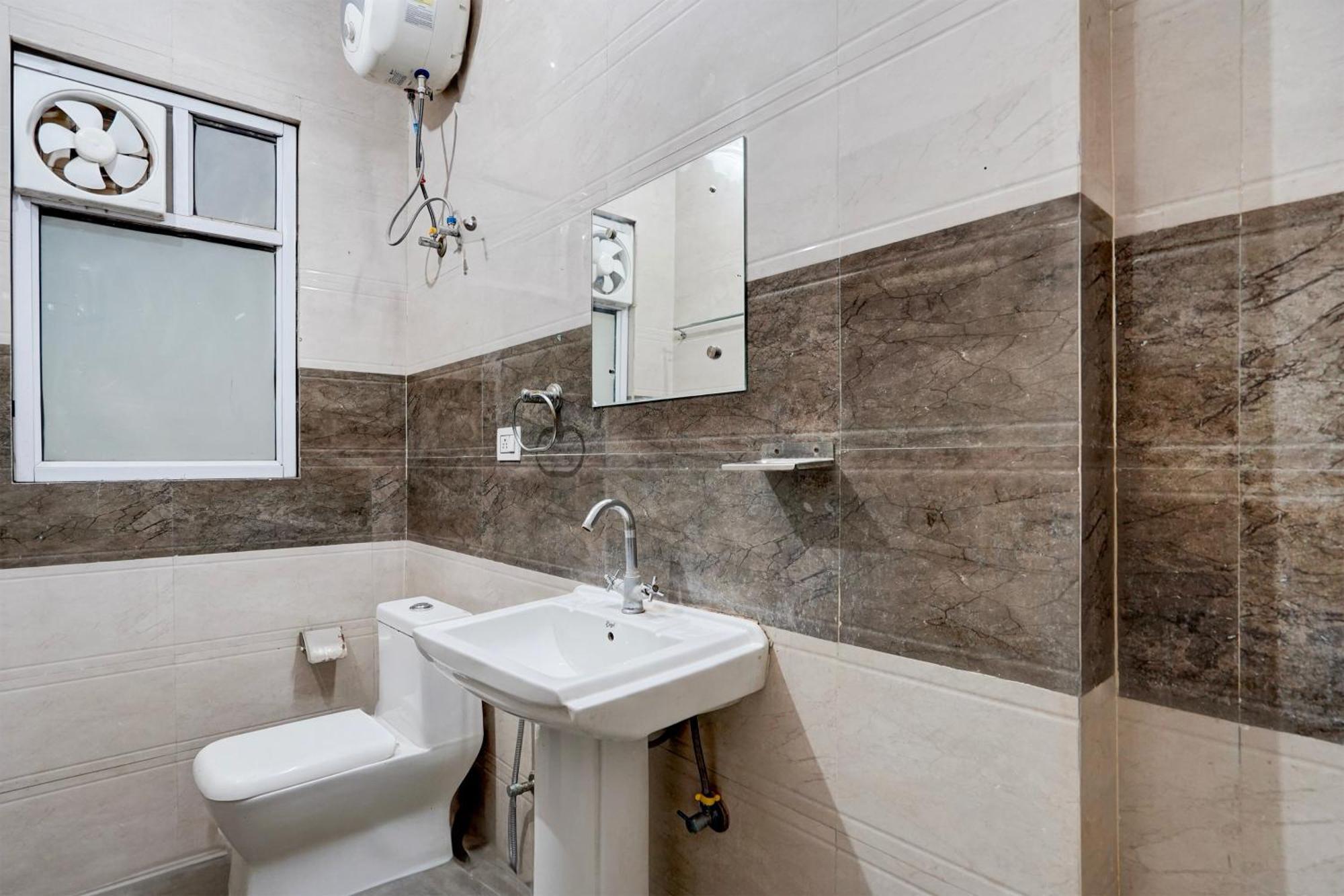 Super Townhouse Sector 53 Golf Course Road Apartman Gurgáon Kültér fotó