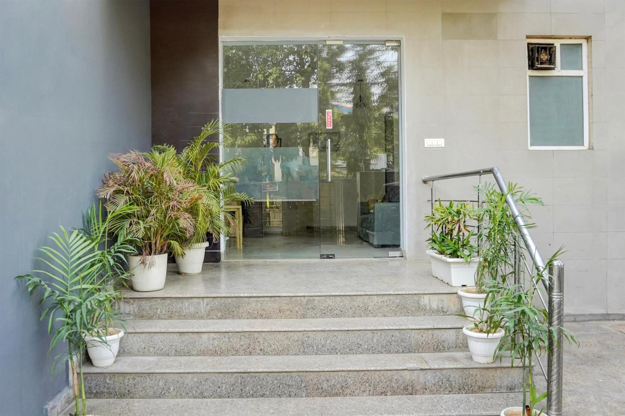 Super Townhouse Sector 53 Golf Course Road Apartman Gurgáon Kültér fotó
